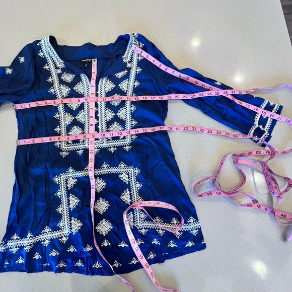 Lucky Brand Embroidered Blue White Tunic Top Sz Medium - Picture 5 of 9